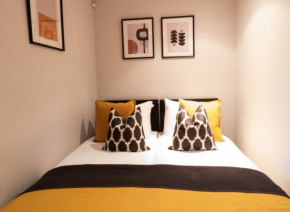 2 Bedroom Apartment in Reading centre with Parking